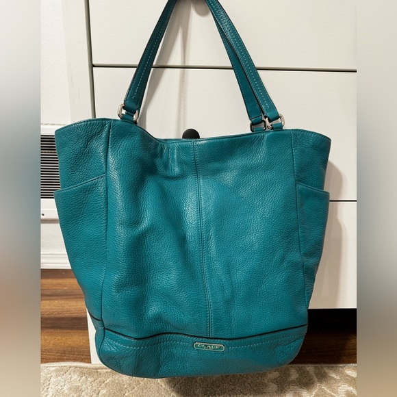 Jade Leather coach purse - Picture 1 of 8